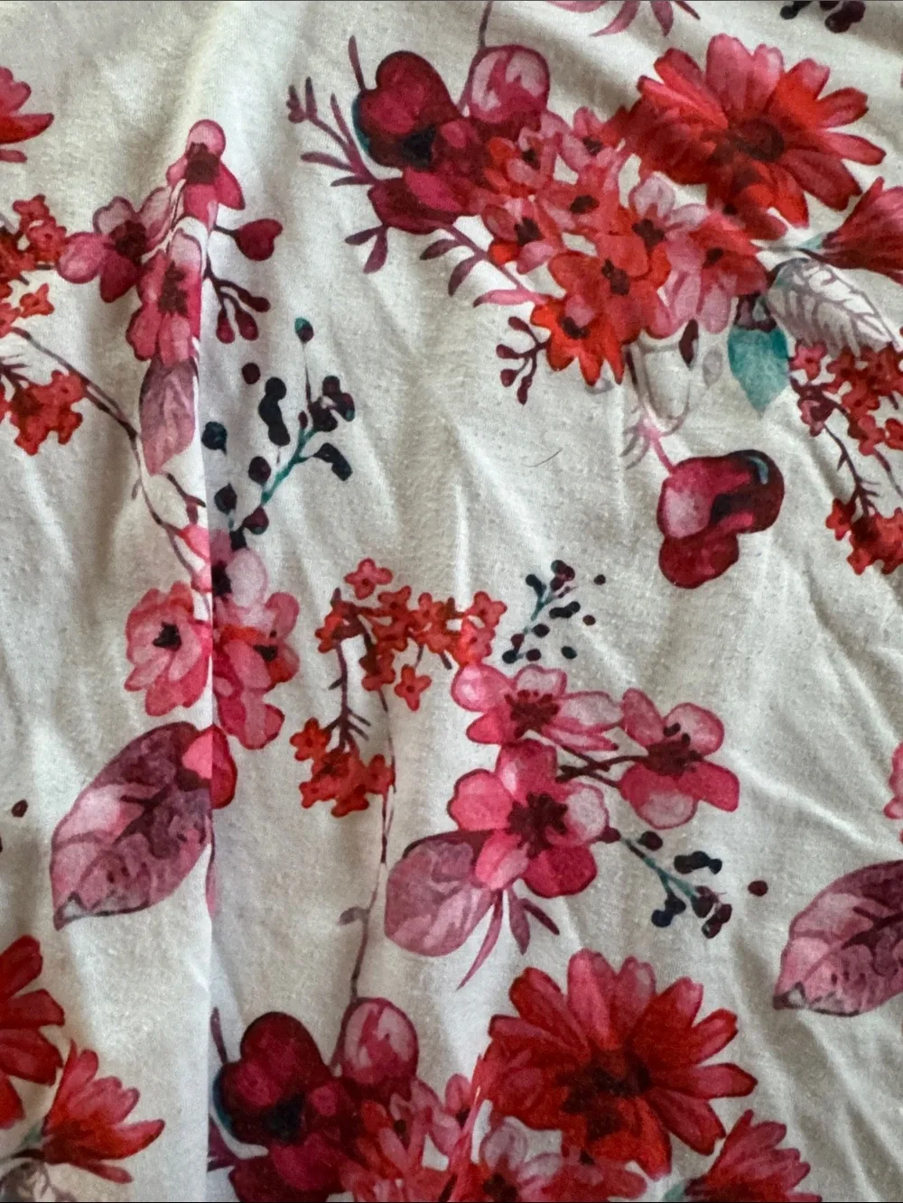 Floral V-Neck Short Sleeve Tee in White with Pink and Red Blooms - Picture 3 of 3